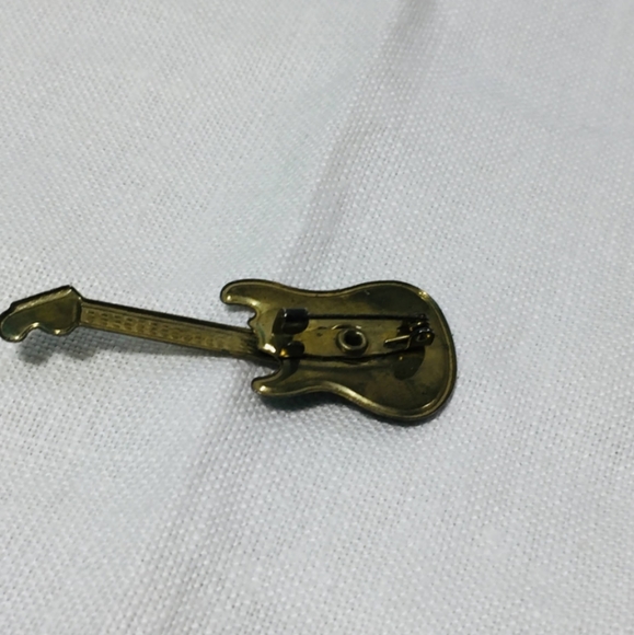 ❌ SOLD ❌Vintage, Guitar Brooch circa 1979. - Picture 5 of 9